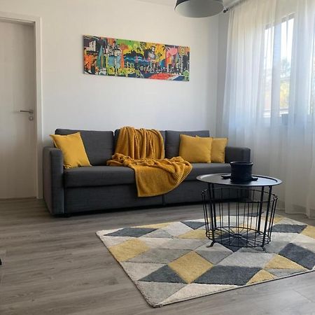 New Home Guest House Гёдёллё Экстерьер фото
