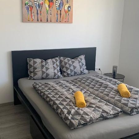 New Home Guest House Гёдёллё Экстерьер фото